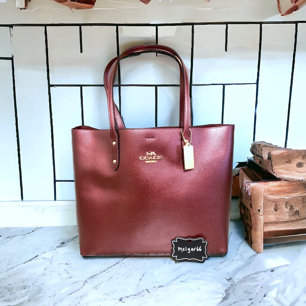 Metallic Wine Town Tote